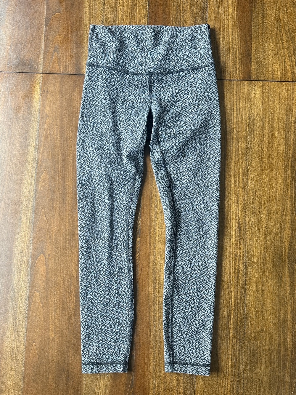 Lululemon Women’s High-Rise Leggings Grey Black Print Size 4